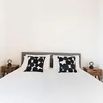 Principe House, Central Rome, 3 Bedroom 2 Bath, Elegant Apartment Full Of Light