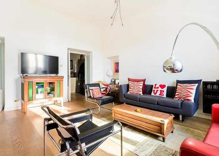 Principe House, Central Rome, 3 Bedroom 2 Bath, Elegant Apartment Full Of Light