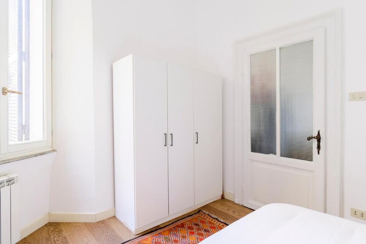 Principe House, Rome, 3 Bedroom 2 Bath, Elegant Full Of Light Apartment *