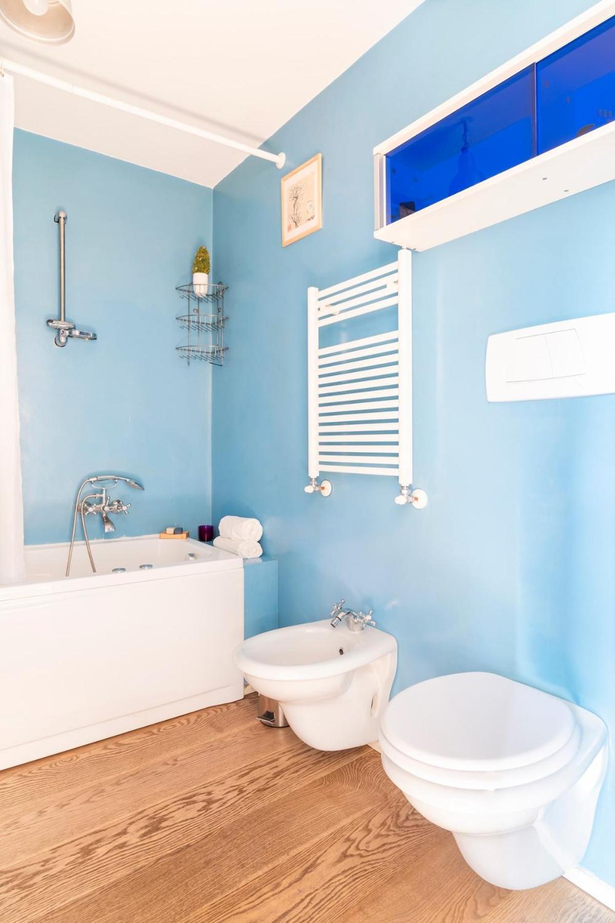 Principe House, Rome, 3 Bedroom 2 Bath, Elegant Full Of Light Apartment