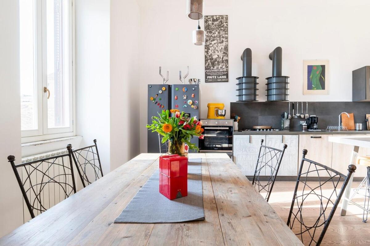 Principe House, Rome, 3 Bedroom 2 Bath, Elegant Full Of Light Rom