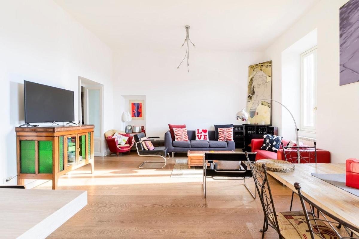 Principe House, Rome, 3 Bedroom 2 Bath, Elegant Full Of Light Apartment
