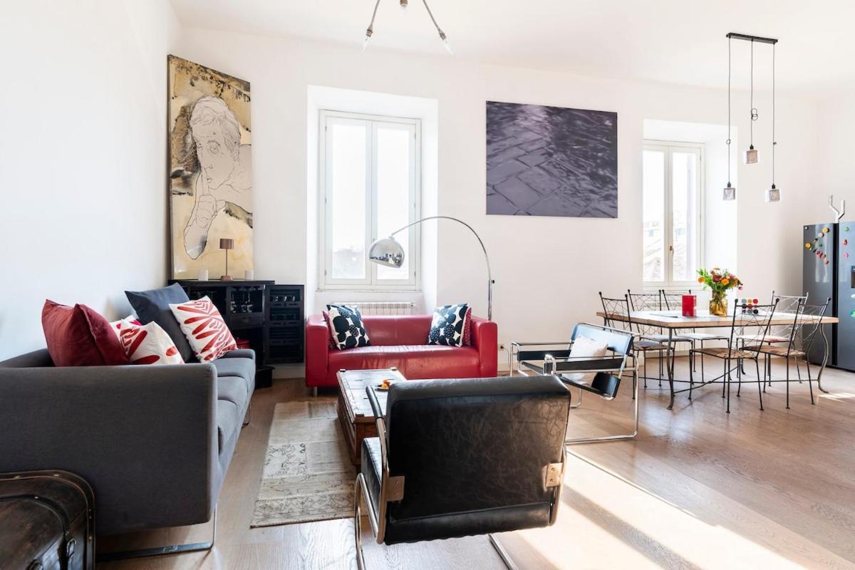Principe House, Rome, 3 Bedroom 2 Bath, Elegant Full Of Light Apartment