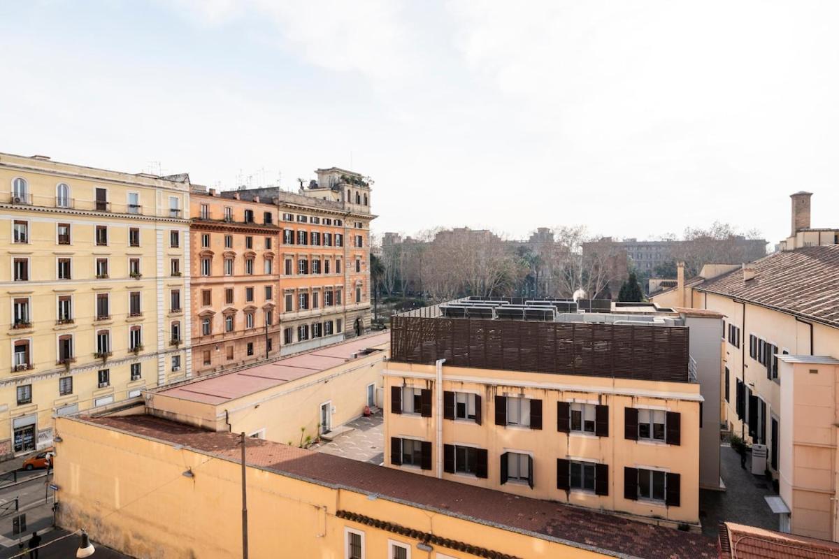 Principe House, Rome, 3 Bedroom 2 Bath, Elegant Full Of Light