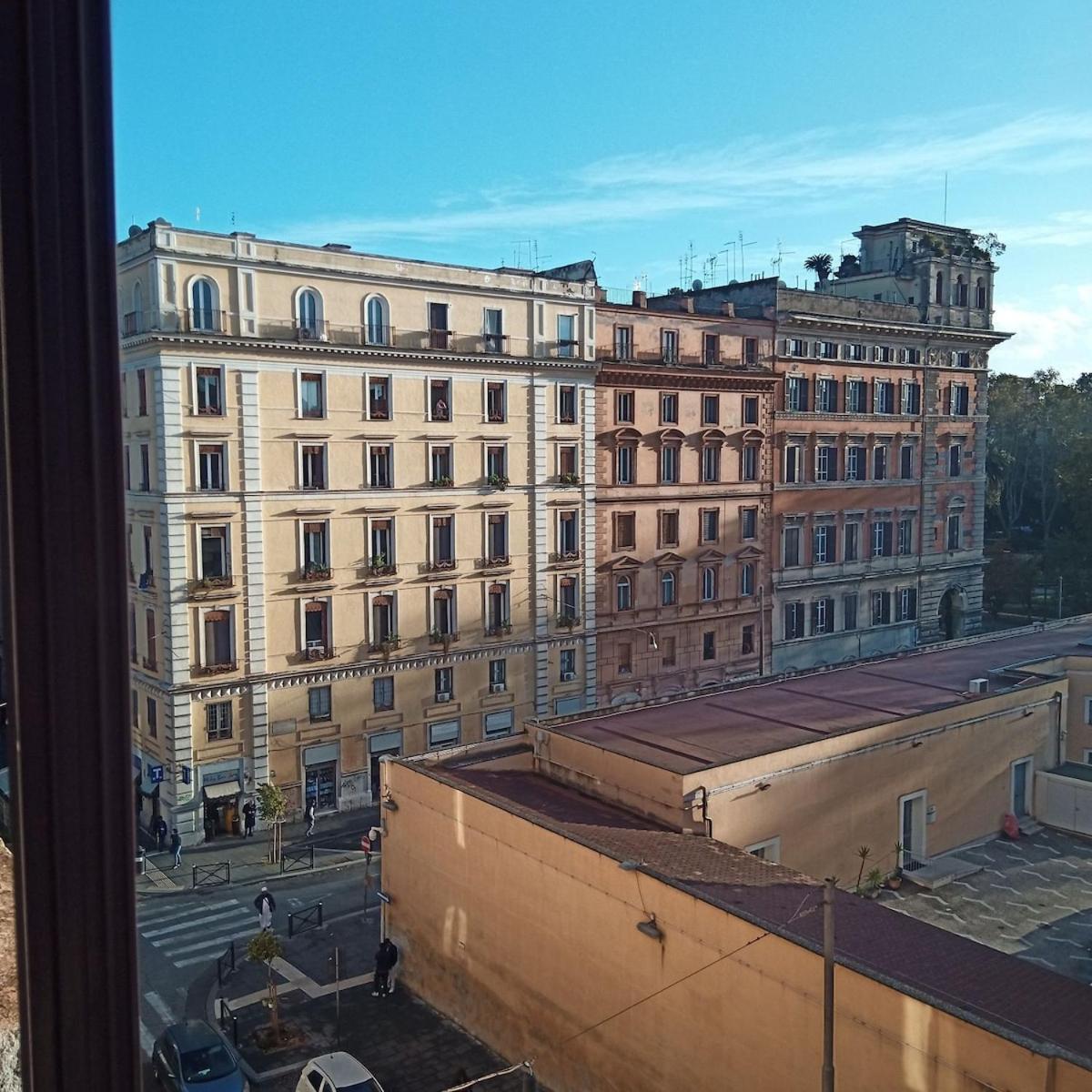 Apartment Principe House, Rome, 3 Bedroom 2 Bath, Elegant Full Of Light *