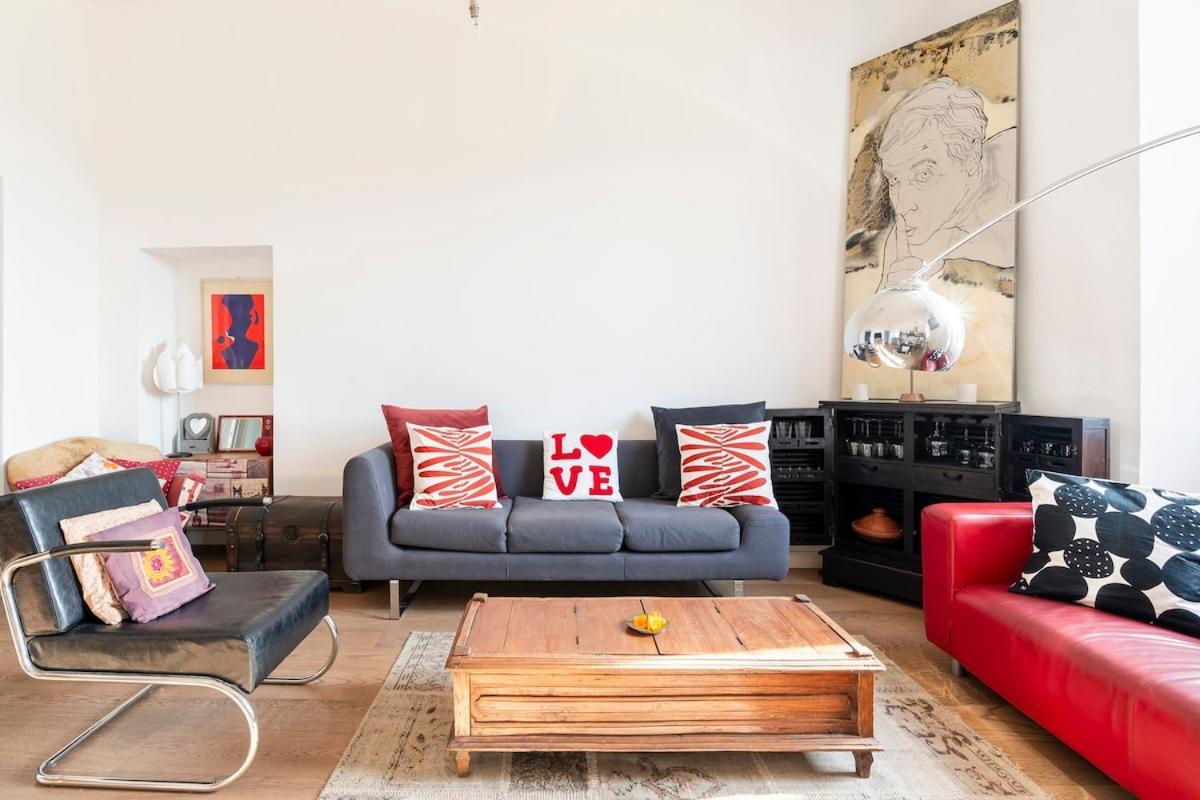 Principe House, Rome, 3 Bedroom 2 Bath, Elegant Full Of Light