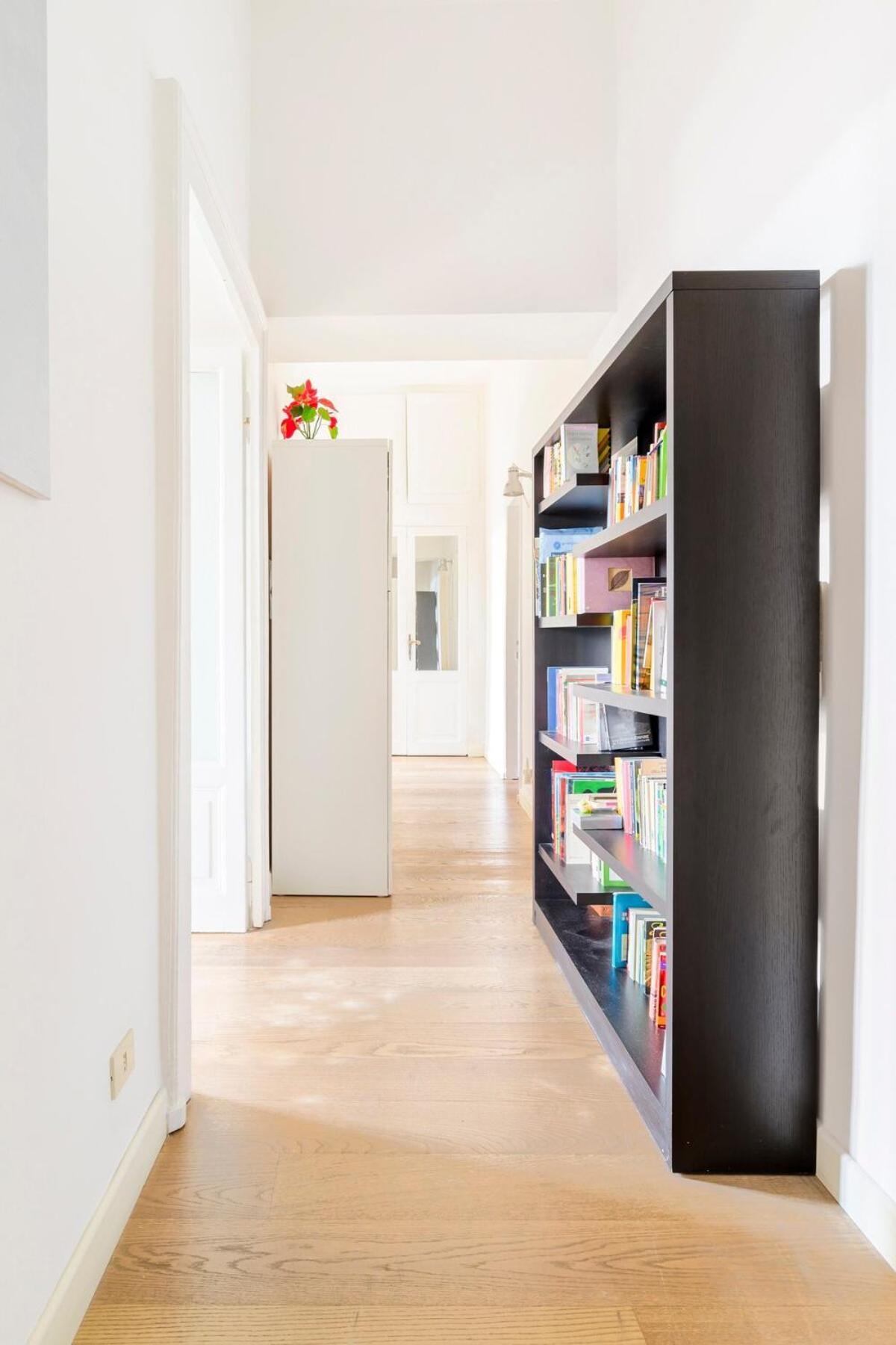 Principe House, Rome, 3 Bedroom 2 Bath, Elegant Full Of Light Rom