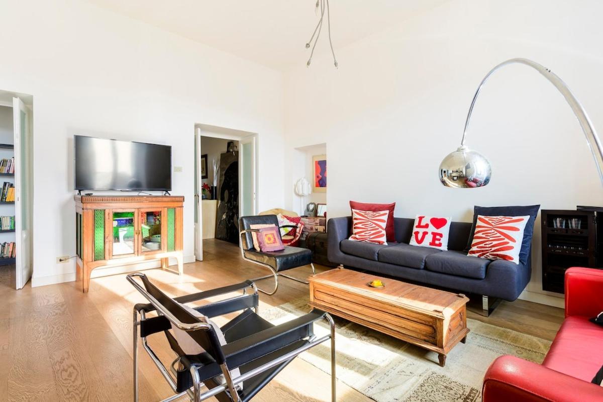Principe House, Rome, 3 Bedroom 2 Bath, Elegant Full Of Light Rom